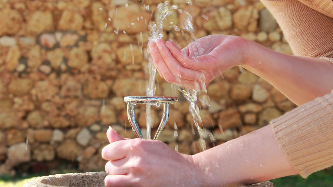 Approvvigionamento di acqua potabile in alberghi e resort 